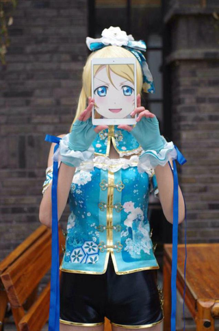 Illustration for article titled The Cosplay and Anime Gap Bridged By an iPad